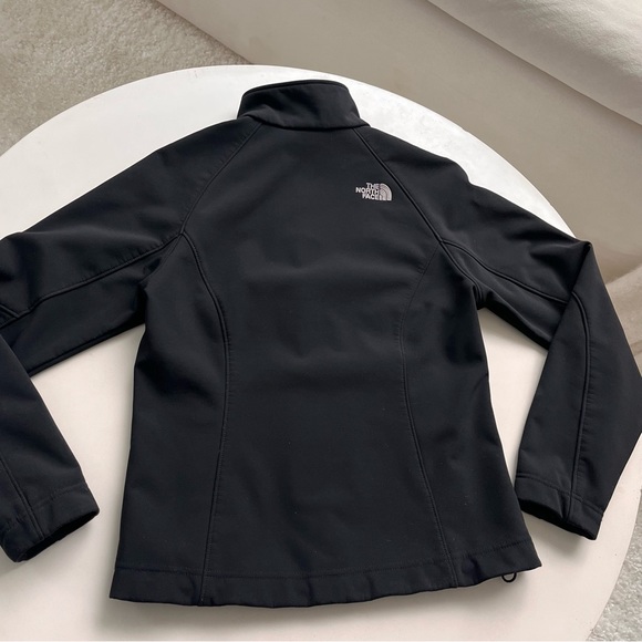 SOLD - The North Face Apex Bionic Women’s Soft Shell Jacket in Black Size Small - Picture 9 of 12